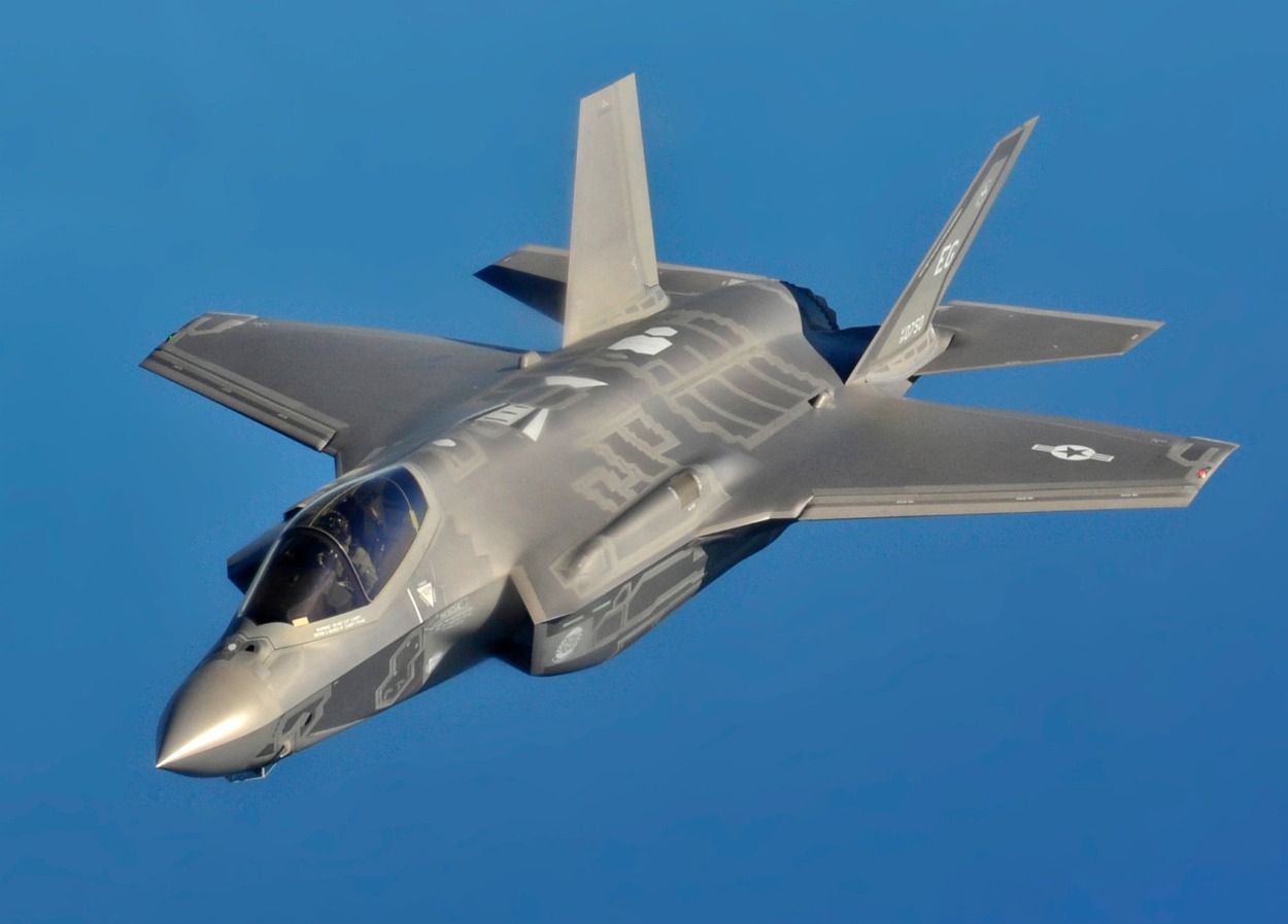 Think You Can Fly An F 35 Stealth Fighter Watch This Video First The National Interest